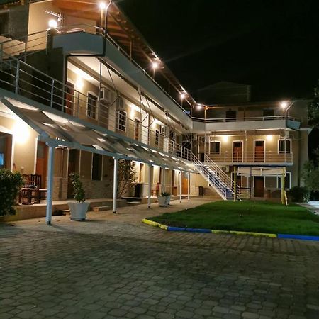 Dolce Italia Hotel Radhimë 外观 照片