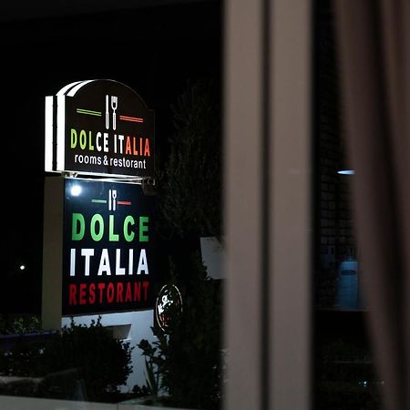 Dolce Italia Hotel Radhimë 外观 照片