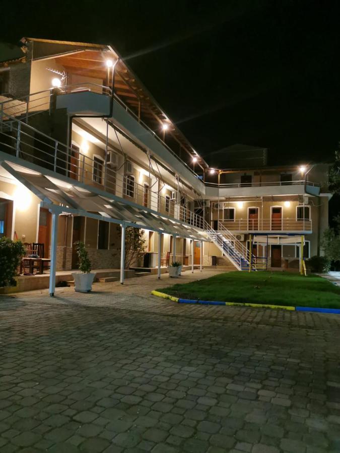 Dolce Italia Hotel Radhimë 外观 照片