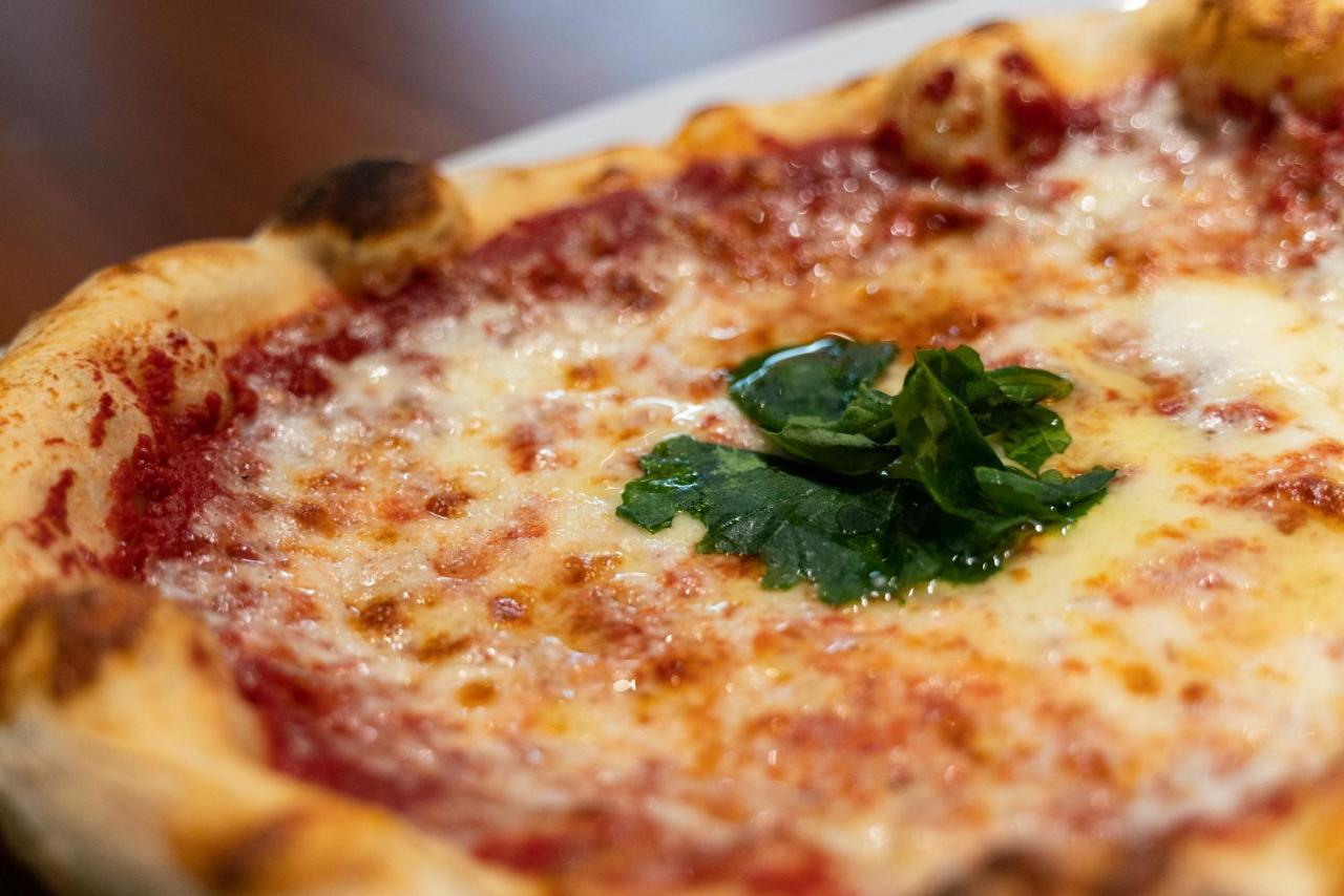 Dolce Italia Hotel Radhimë 外观 照片