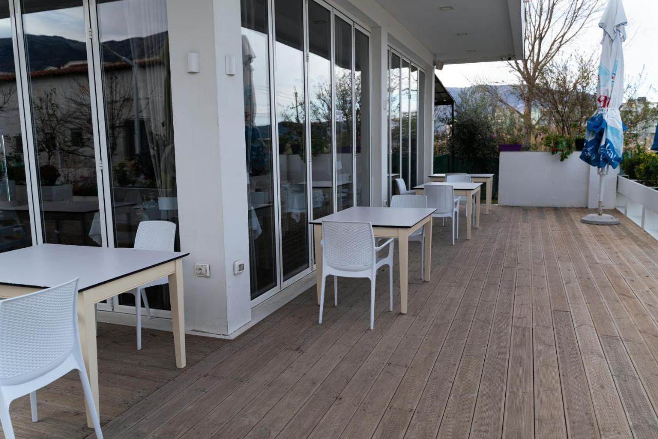 Dolce Italia Hotel Radhimë 外观 照片