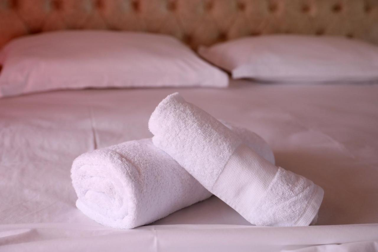 Dolce Italia Hotel Radhimë 外观 照片