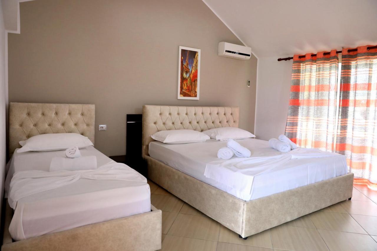 Dolce Italia Hotel Radhimë 外观 照片
